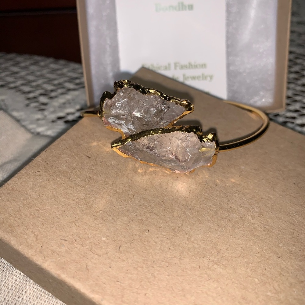 Crystal Arrow Bangle. - Picture 7 of 7